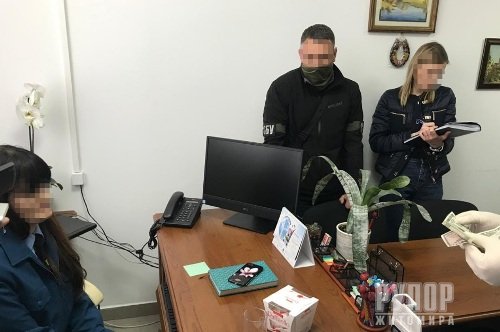 В ДБР повідомили подробиці затримання високопосадовців Житомирської митниці. ФОТО