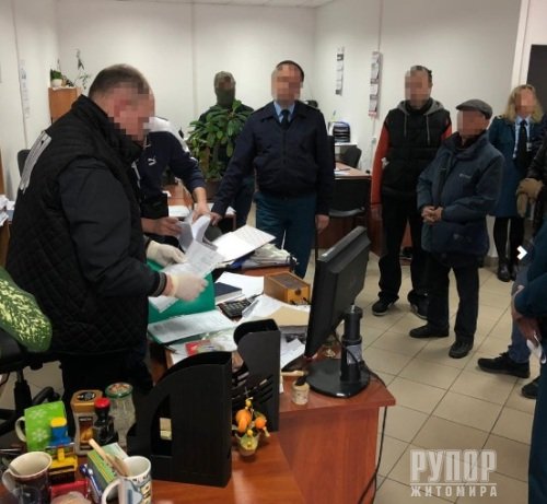 В ДБР повідомили подробиці затримання високопосадовців Житомирської митниці. ФОТО
