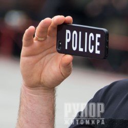 Уночі в Житомирі 32-річна жінка поранила поліцейського...