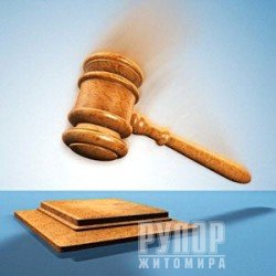 Староста округу, який вдарив журналіста, постане перед судом – Житомирська окружна прокуратура скерувала справу до суду 