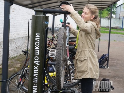 У Житомирі з’явилась перша станція з технічного самообслуговування велосипедів