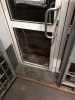 У Житомирі п'яний чоловік розбив вхідні двері на підприємстві