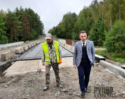 Юрій Денисовець проінспектував ремонт мосту у Коростишівській громаді