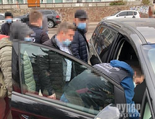 В Житомирській області на хабарі затримали ще одного високопосадовця міської ради