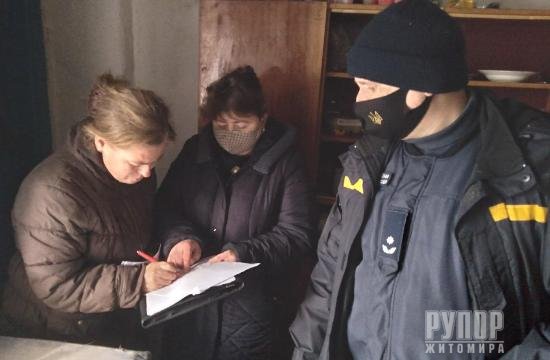 На Житомирщині фахівці ДСНС запобігають пожежам в житловому секторі територіальних громад