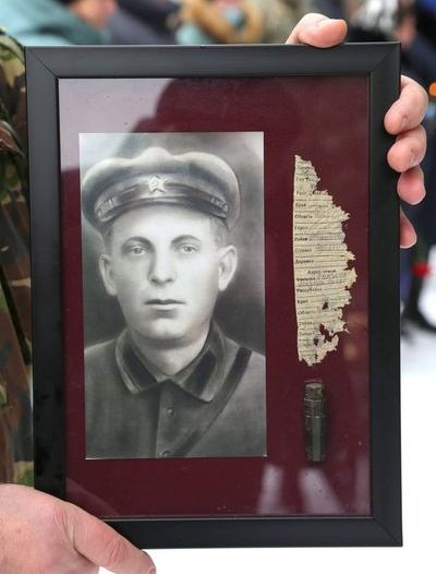 Шлях додому довжиною у 81 рік: В Київській області поховали військового РСЧА, останки якого знайшли на Житомирщині