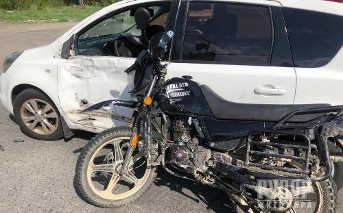 Поліція з’ясовує обставини ДТП у Новограді-Волинському, в якій травми отримав мотоцикліст