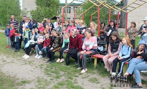 Поліцейські організували «безпекове містечко» для родин переселенців у Житомирському районі
