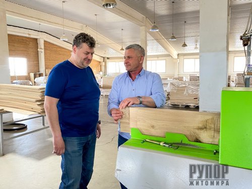 Голова Житомирської ОВА ознайомився з роботою однієї з найбільших компаній в Україні з поглибленою переробкою деревини