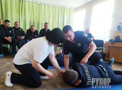 На Житомирщині поліцейські продовжують удосконалювати навички з домедичної допомоги