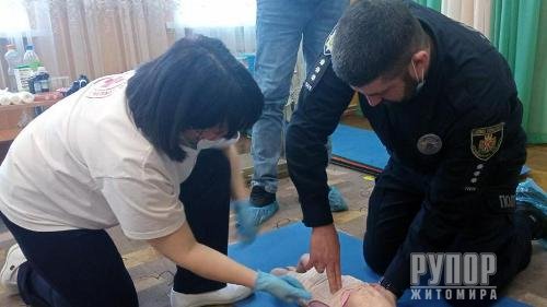 На Житомирщині поліцейські продовжують удосконалювати навички з домедичної допомоги