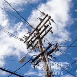 На Житомирщині внаслідок негоди без електропостачання залишилось 9 ліній 10 кВ, 110 трансформаторних підстанцій та 26 населених пунктів