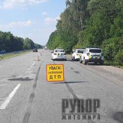 В Житомирському районі «Mazda» врізалася в дерево - загинув водій з Дніпропетровщини 
