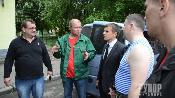 Житомир, Сергій Сухомлин: Сьогодні відправляємо військовим 20 тонн допомоги Житомир, Сергій Сухомлин: Сьогодні відправляємо військовим 20 тонн допомоги