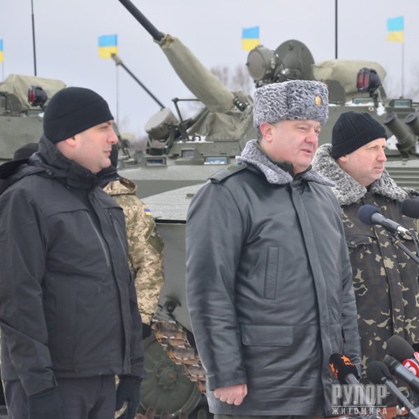 Президент України Петро Порошенко на Житомирщині розповів про результати перемир'я Президент України Петро Порошенко на Житомирщині розповів про результати перемир'я