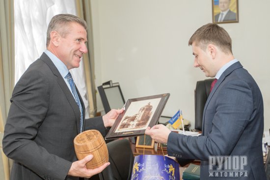 Сергій Бубка у Житомирі відкрив Галерею спортивної слави Житомирщини Сергій Бубка у Житомирі відкрив Галерею спортивної слави Житомирщини