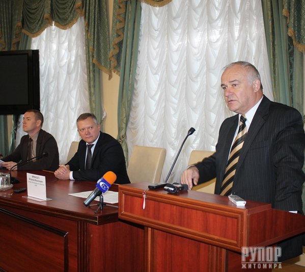 Напередодні професійного свята подякували кращим професійним водіям Напередодні професійного свята подякували кращим професійним водіям