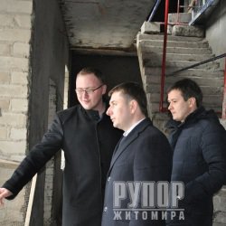 Губернатор Житомирщини оглянув будівництво закладів освіти Губернатор Житомирщини оглянув будівництво закладів освіти