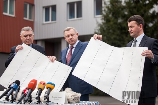 Житомирська фабрика друкуватиме для НБУ гривні... з льону Житомирська фабрика друкуватиме для НБУ гривні... з льону