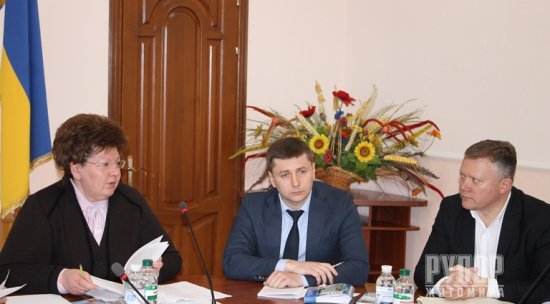 Четверта сесія обласної ради складатиметься з двох пленарних засідань Четверта сесія обласної ради складатиметься з двох пленарних засідань