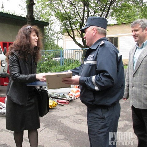 Житомирська область: швейцарські благодійники передали пожежно-рятувальне спорядження для попільнянських рятувальників Житомирська область: швейцарські благодійники передали пожежно-рятувальне спорядження для попільнянських рятувальників