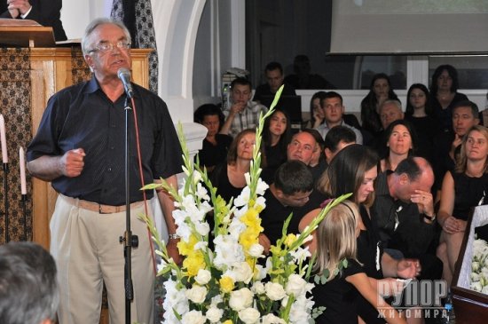 Житомирщина попрощалась із військовим капеланом Андрієм Виноградським Житомирщина попрощалась із військовим капеланом Андрієм Виноградським