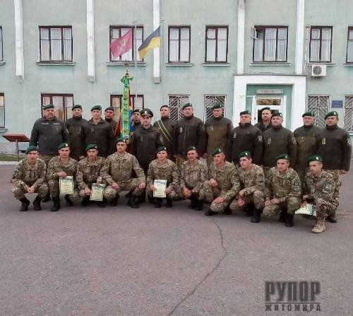 На Житомирщині звільнено в запас 10 прикордонників – строковиків На Житомирщині звільнено в запас 10 прикордонників – строковиків
