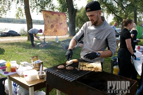  ,     .   Fish Food Fest