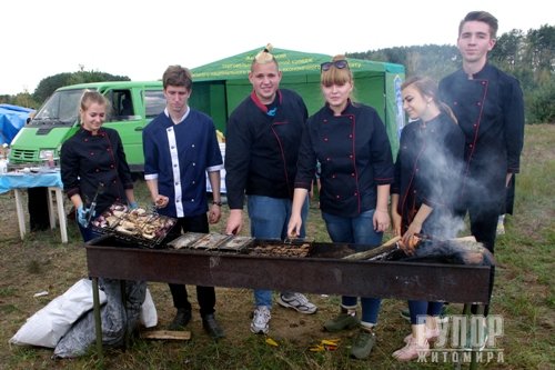  ,     .   Fish Food Fest