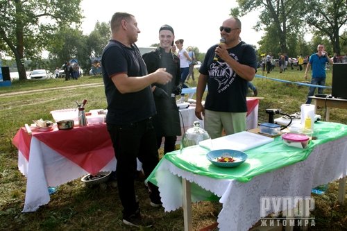  ,     .   Fish Food Fest