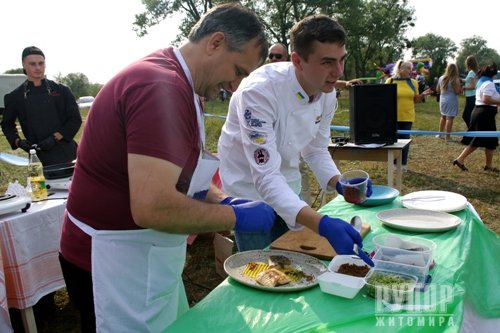  ,     .   Fish Food Fest