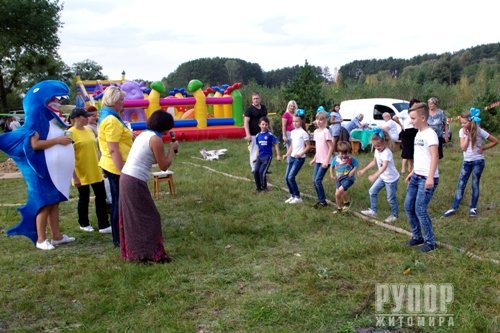  ,     .   Fish Food Fest