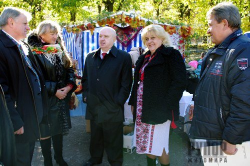 Населені пункти Житомирщини 14 жовтня славно відзначили державне, релігійне та самоврядні свята Населені пункти Житомирщини 14 жовтня славно відзначили державне, релігійне та самоврядні свята