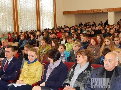 Близько 1500 житомирських старшокласників відвідали ярмарок професій «Студмістечко-2018» Близько 1500 житомирських старшокласників відвідали ярмарок професій «Студмістечко-2018»