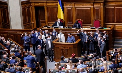«Батьківщина» Тимошенко - єдина фракція, яка не дала жодного голосу за розпродаж землі іноземцям «Батьківщина» Тимошенко - єдина фракція, яка не дала жодного голосу за розпродаж землі іноземцям