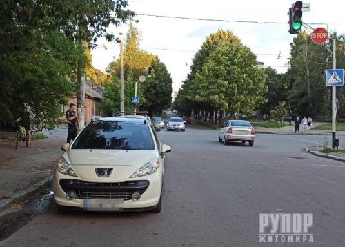        Peugeot  8- 