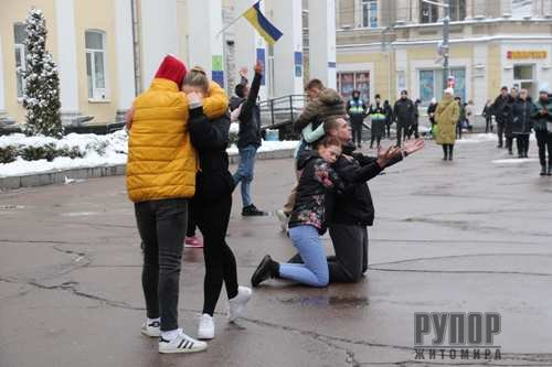    ó  . 