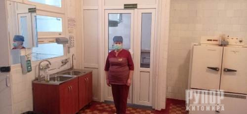 “Операційна під час війни – це наша передова” – Раїса Григоренко, медсестра Житомирської обласної лікарні “Операційна під час війни – це наша передова” – Раїса Григоренко, медсестра Житомирської обласної лікарні