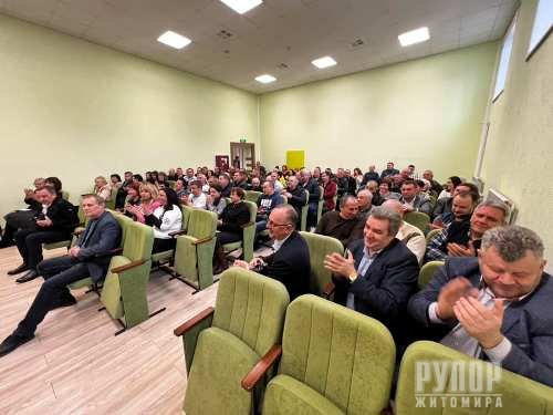 Сергій Сухомлин подякував за роботу та привітав працівників ЖТКЕ Сергій Сухомлин подякував за роботу та привітав працівників ЖТКЕ