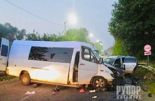      Mercedes Sprinter  Volkswagen Passat -  7 