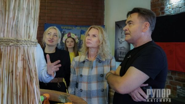 -       :     . . ²