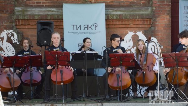 -       :     . . ²