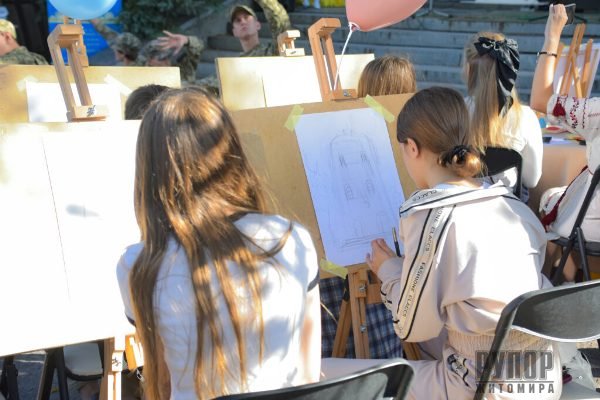 -       :     . . ²