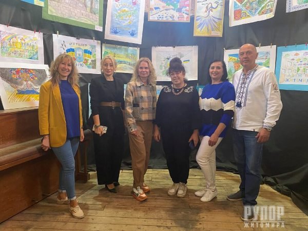 -       :     . . ²