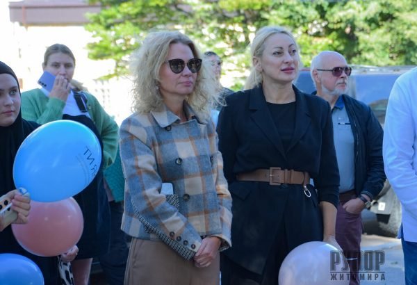 -       :     . . ²