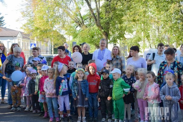 -       :     . . ²