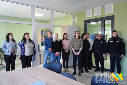 � ������� 䳺 ������ ����� ���������-����������� �������� ������, �� ����������� �� ���������� ���������� ��/��� ���������� �� ������� ����