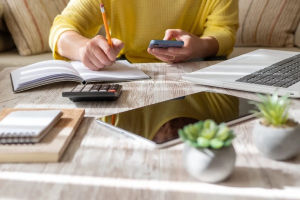 Позика вперше: що варто знати ще до того, як натиснути «Підписати» Позика вперше: що варто знати ще до того, як натиснути «Підписати»